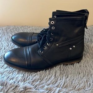 Guess boots